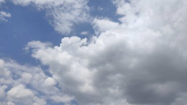 Bulutlu güzel gökyüzü 