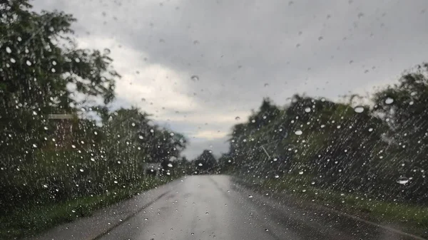 Krople Deszczu Drodze — Zdjęcie stockowe