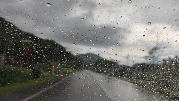 Окно Автомобиля Дождем — стоковое фото