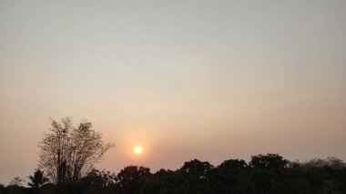 Dağlarda güzel bir gün batımı