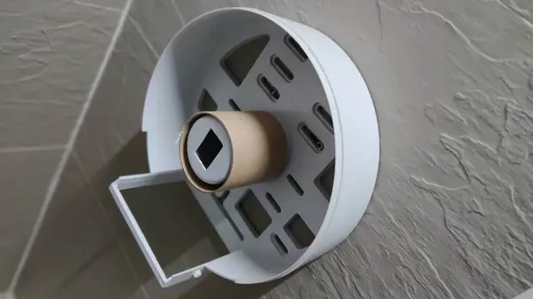 Duvardaki beyaz klozet. 3d oluşturma