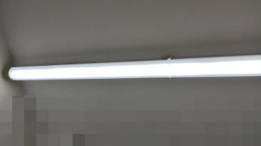 Tavanda tavan lambası