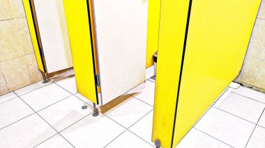 sarı ve yeşil banyo