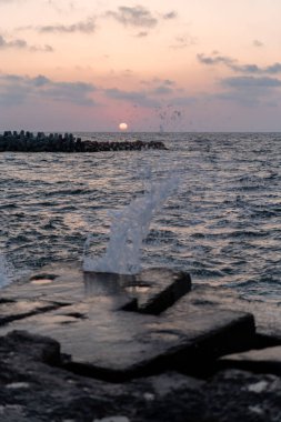 kırmızı turuncu gökyüzü ve güzel gün batımı İskenderiye 'de Mısır 