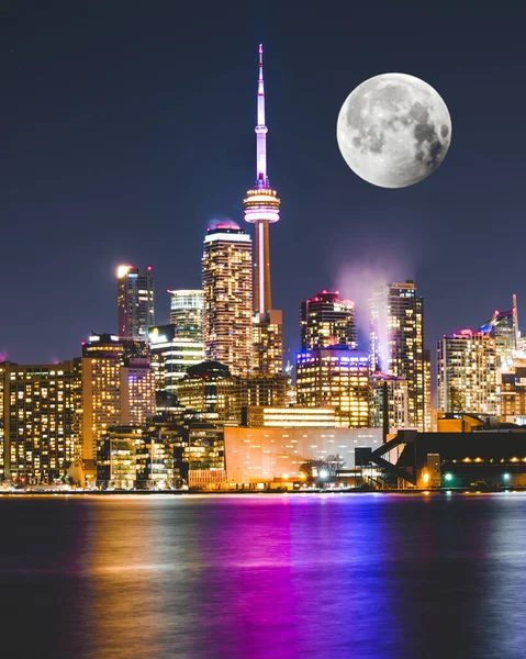 Toronto Kanada Dolunay Yükseliyor Güzel Uzun Pozlama Renkli Gece Sahnesi — Stok fotoğraf