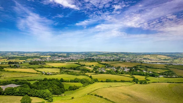 Dağlardaki köyün havadan görünüşü