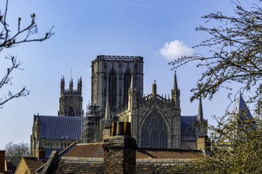 St. Mary 'deki Kutsal Üçleme Katedrali ve Birleşik Krallık' taki St. John Katedrali.