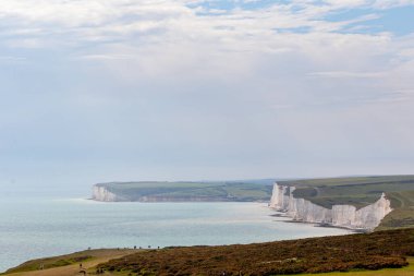 Sussex Denizi 'nin kayalıklarından İngiliz kırsal manzarası