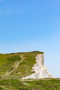 Kız kardeşlerin beyaz uçurumları