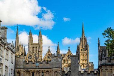 Aziz Meryem Katedrali ve Bakire Meryem