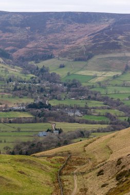 Yorkshire Dales Milli Parkı 'ndaki dağdan kırsal manzara