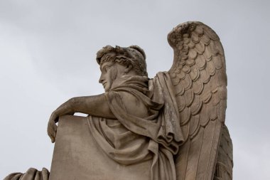 Melek heykeli, Roma, İtalya