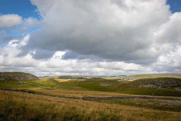 Zirveden, Galler 'den, İngiltere' den güzel bir kır manzarası