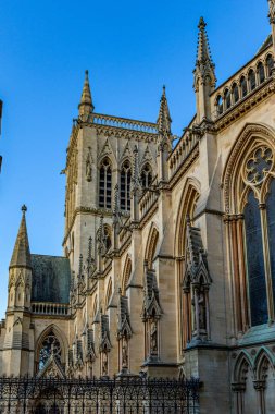 Prag, Çech Cumhuriyeti 'ndeki Aziz Peter ve Paul' un kutsal üçlüsünün katedrali.