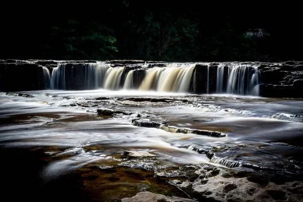 Uma Bela Cachoeira Floresta — Fotografia de Stock
