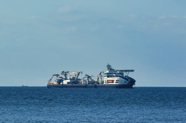 açık deniz ve liman kargo gemisi