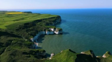 Güzel kayalıkların hava manzarası