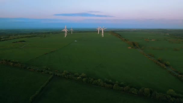 Letecký Pohled Shora Zelená Pole Větrnou Farmu Větrné Turbíny Obzoru — Stock video