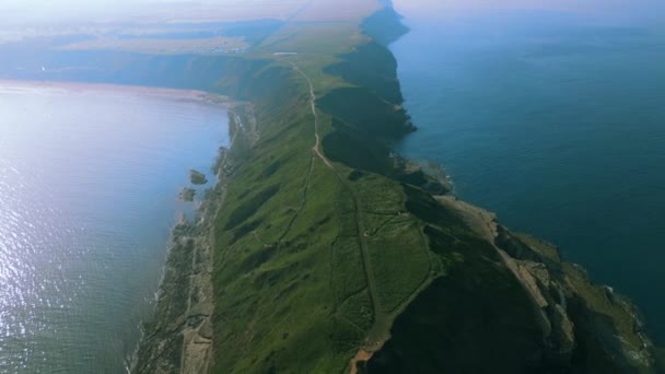Letecký Pohled Krásné Pobřeží Útesy Útesy Mořem Irsko — Stock video
