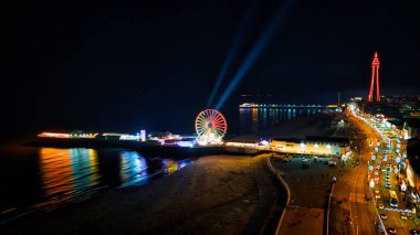 En büyük başkentin gece manzarasının en ünlü simgesi olan şehir.