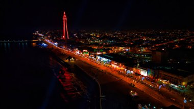 Şehrin güzel gece manzarası