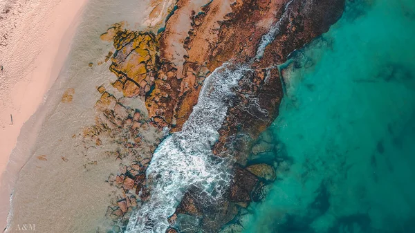 Vista Aérea Drone Praia Bonita Recife Oceano Cima Água Azul — Fotografia de Stock