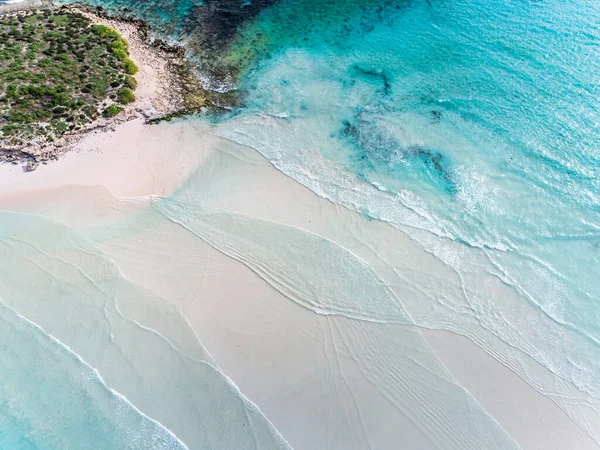 Letecký Pohled Pláž Tyrkysovým Mořem Pískem Vlnami Indického Oceánu Wedge — Stock fotografie