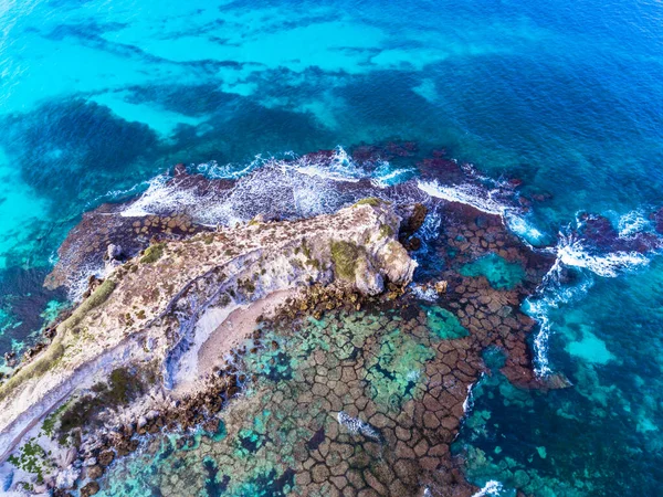 西オーストラリアのサンゴ礁を見下ろす海と海の空の景色 — ストック写真