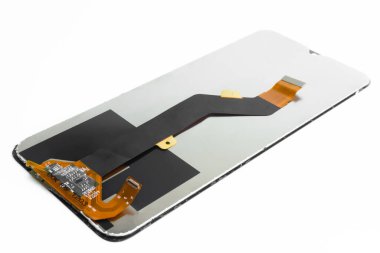 Akıllı telefon ekranının esnek kabloyla yakın çekimi. Ekranı değiştiriyorum. Akıllı telefonu onarmak için ekran parçası