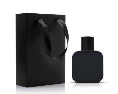 Siyah şişe parfümü beyaz arka planda izole edilmiş.