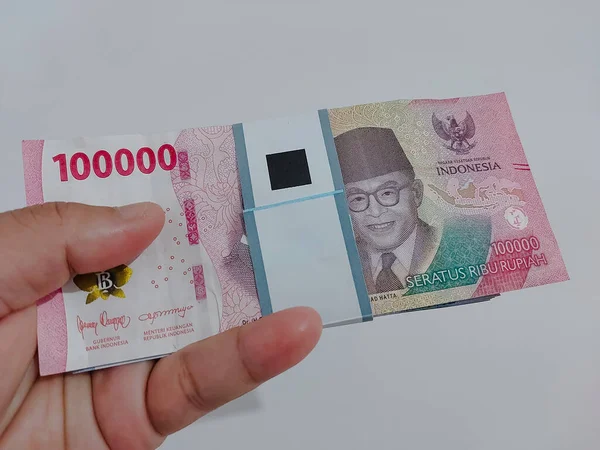 Egy 100 Dolláros Bankjegy Fehér Háttérrel — Stock Fotó