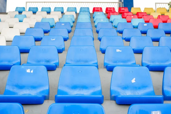 Stadyumdaki koltuklar..