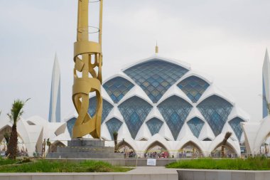 Batı Cava 'daki en büyük camilerden biri olan Al Jabar Büyük Camii, Endonezya' nın Batı Java Eyaleti 'nin simgesi ve simgesi haline gelmiştir.