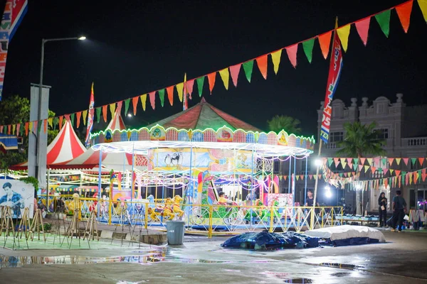 Şehrin gece manzarası 