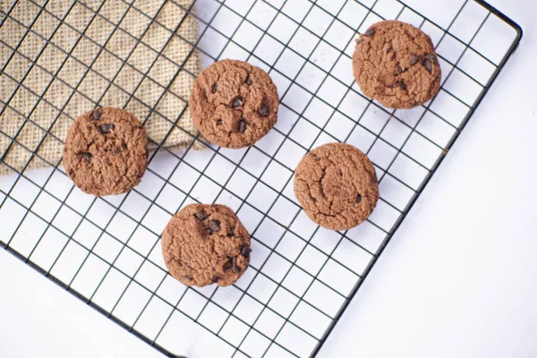 Biscuits Chocolat Sur Une Table Blanche — Photo