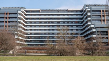 Avrupa 'da Modern Cam Bina