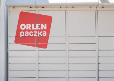 Bialystok, Polonya, 07 / 09 / 2024: Orlen paket dolabı