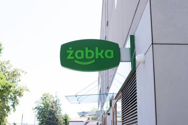 Bialystok, Polonya, 07.09.2024. Polonyalı Zhabka mağazasının logosu. Yüksek kalite fotoğraf