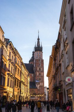 Krakow, Polonya 1 Ocak 2023. Eski Krakow kasabasındaki güzel eski mimari. Krakow 'un manzarası. Polonya.