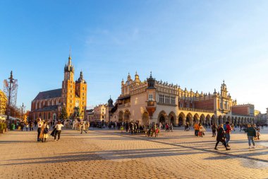Krakow, Polonya 1 Ocak 2023 Krakow Merkez Meydanı. Eski kasabadaki güzel eski mimari. Krakow 'un manzarası. Polonya.