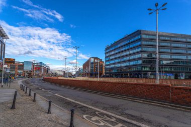 Yılan pençesi. Polonya. 25 Mart 2023. Wroclaw Polonya 'nın güzel modern mimarisi