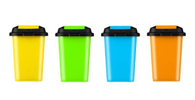 Bir sürü renkli çöp tenekesi. Beyaz bir arka planda izole edilmiş. Çöp geri dönüşümü.