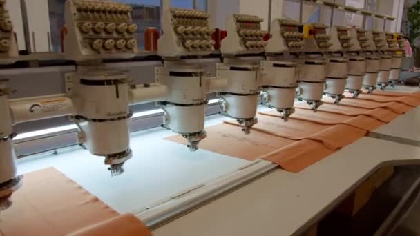 Máquina Costura Faz Roupas Seda — Vídeo de Stock