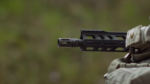 Carbine Ditembak Dalam Gerakan Lambat — Stok Video