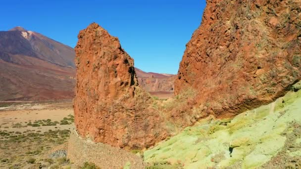 Amanecer Caliente Del Desierto Camino Montaña Rocas Verdes Brillantes Primer — Vídeos de Stock
