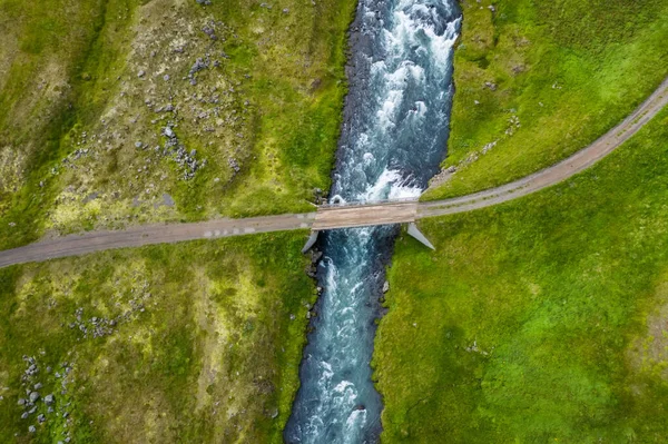 Island Luftaufnahme Einer Straße Und Einer Kleinen Brücke Über Den — Stockfoto