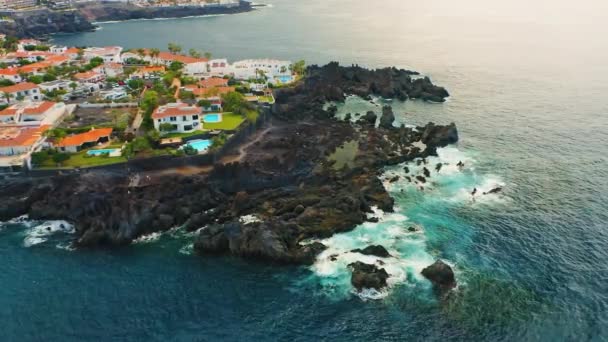 Ville Villégiature Sur Côte Île Volcanique Tenerife Calme Vagues Océan — Video