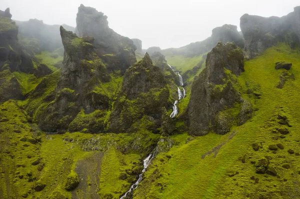 Жорсткий Ландшафт Ісландії Невідомим Водоспадом — стокове фото