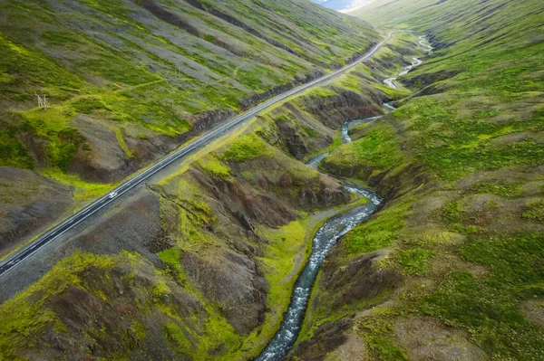 Luftaufnahme Einer Abgelegenen Bergstraße Und Eines Flusses Tal Norden Islands — Stockfoto