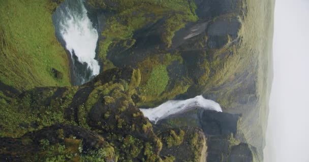 Fjadrargljufur Canyon Winding River Bizarre Steep Cliff Rock Formations Iceland — Stok video